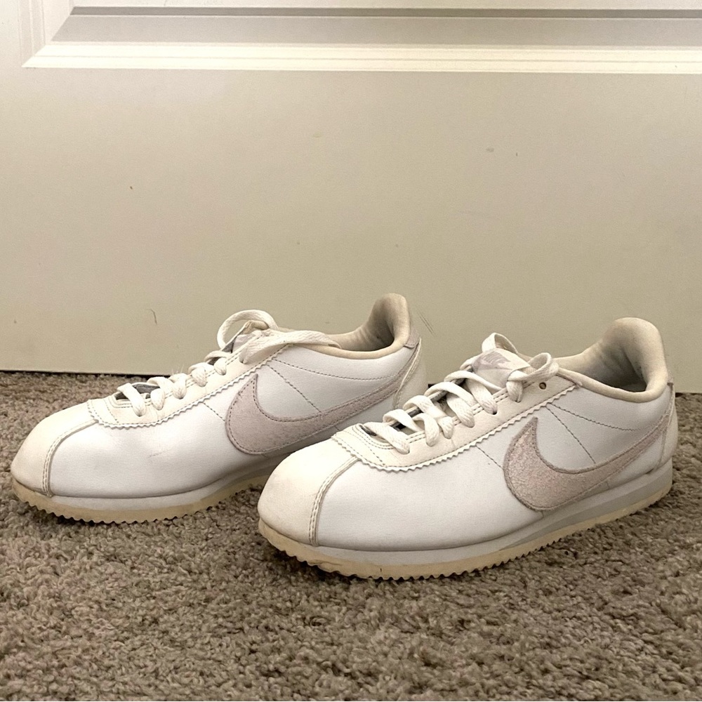 NIKE Cortez White and Pink size 10